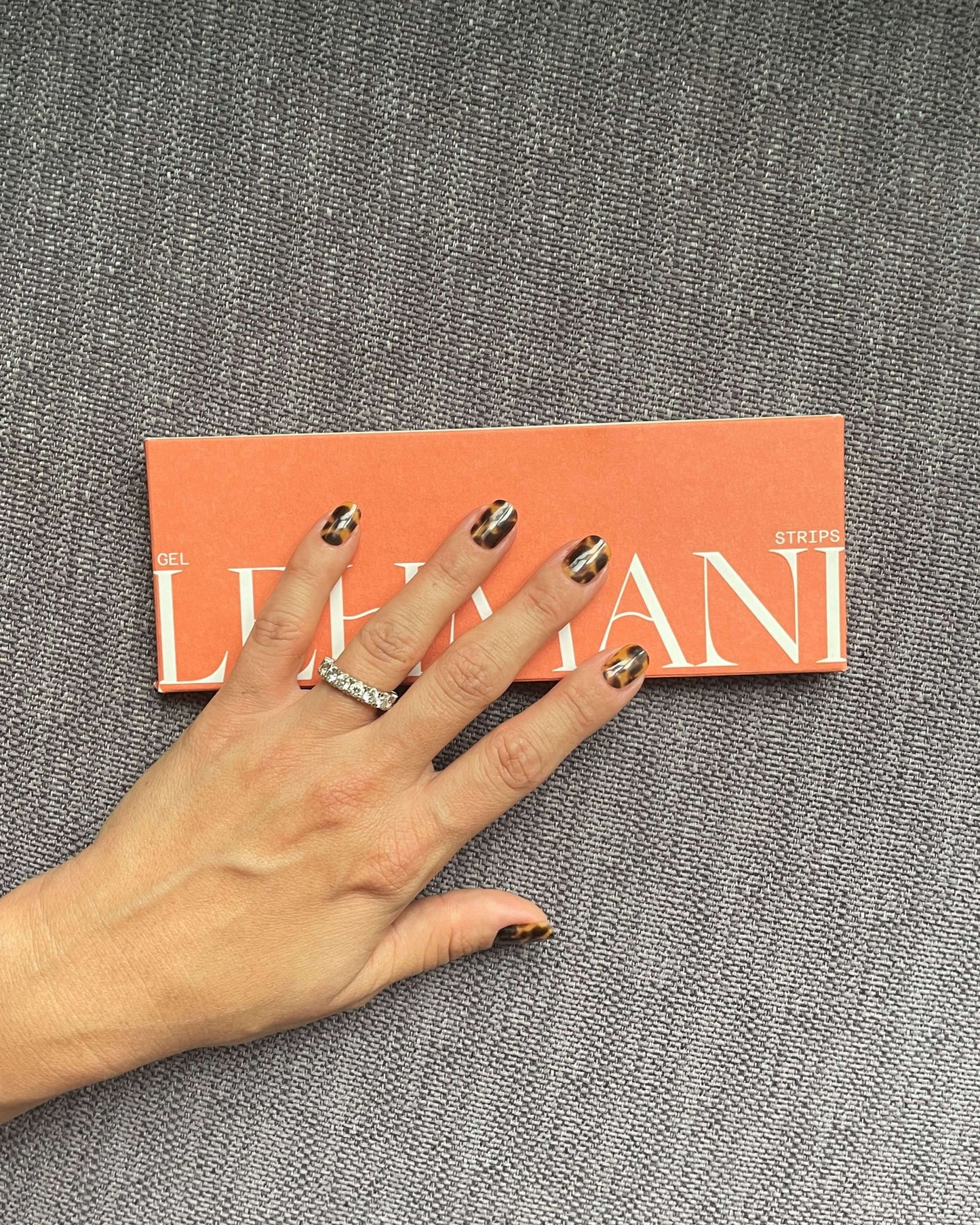 TORTOISE GEL NAIL STRIPS