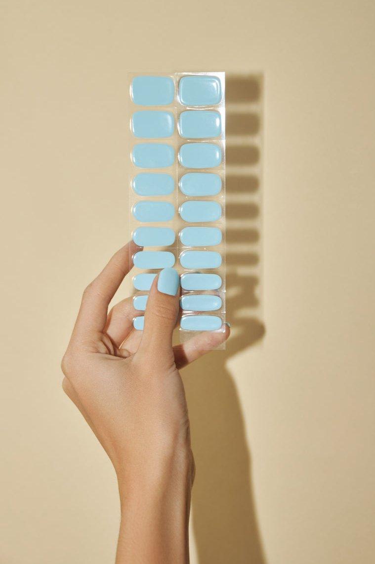 BABY BLUE GEL NAIL STRIPS - Lehmani