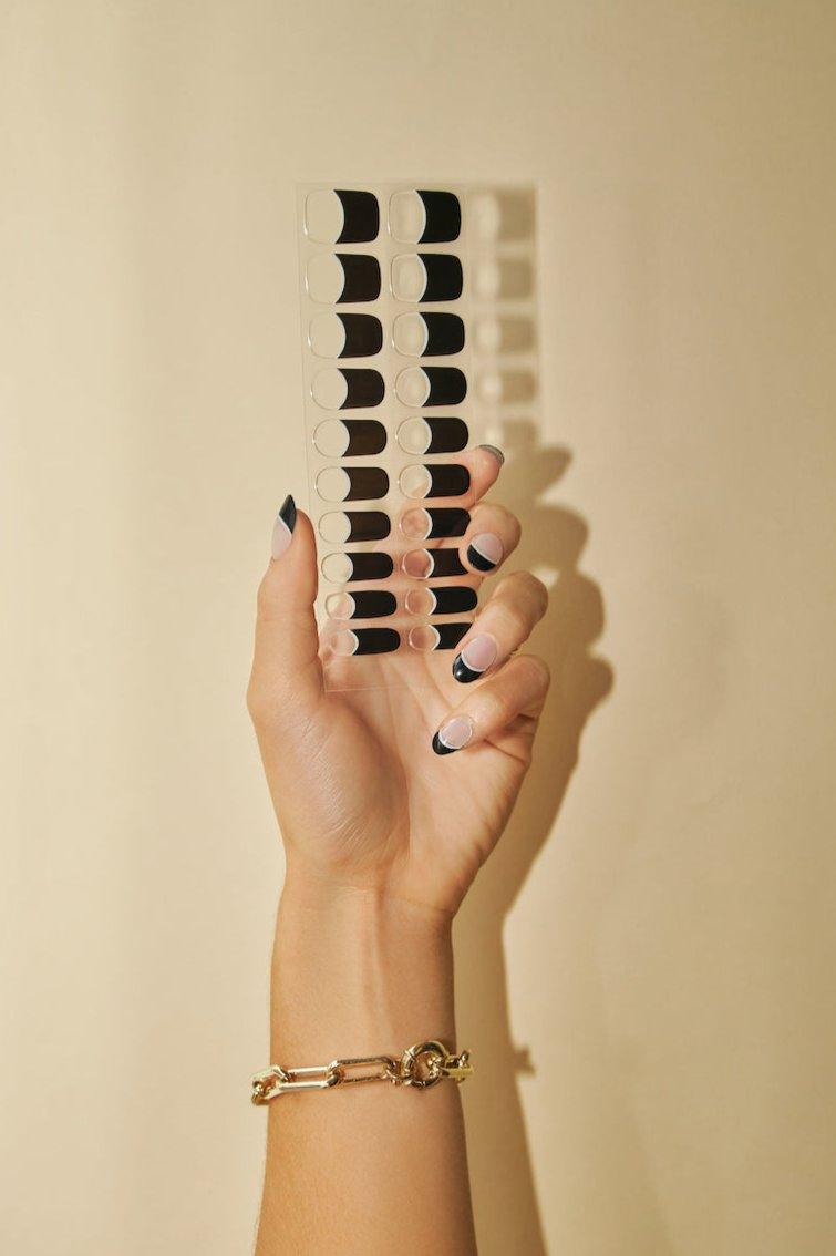 BLACK FRENCH MANI GEL NAIL STRIPS - Lehmani
