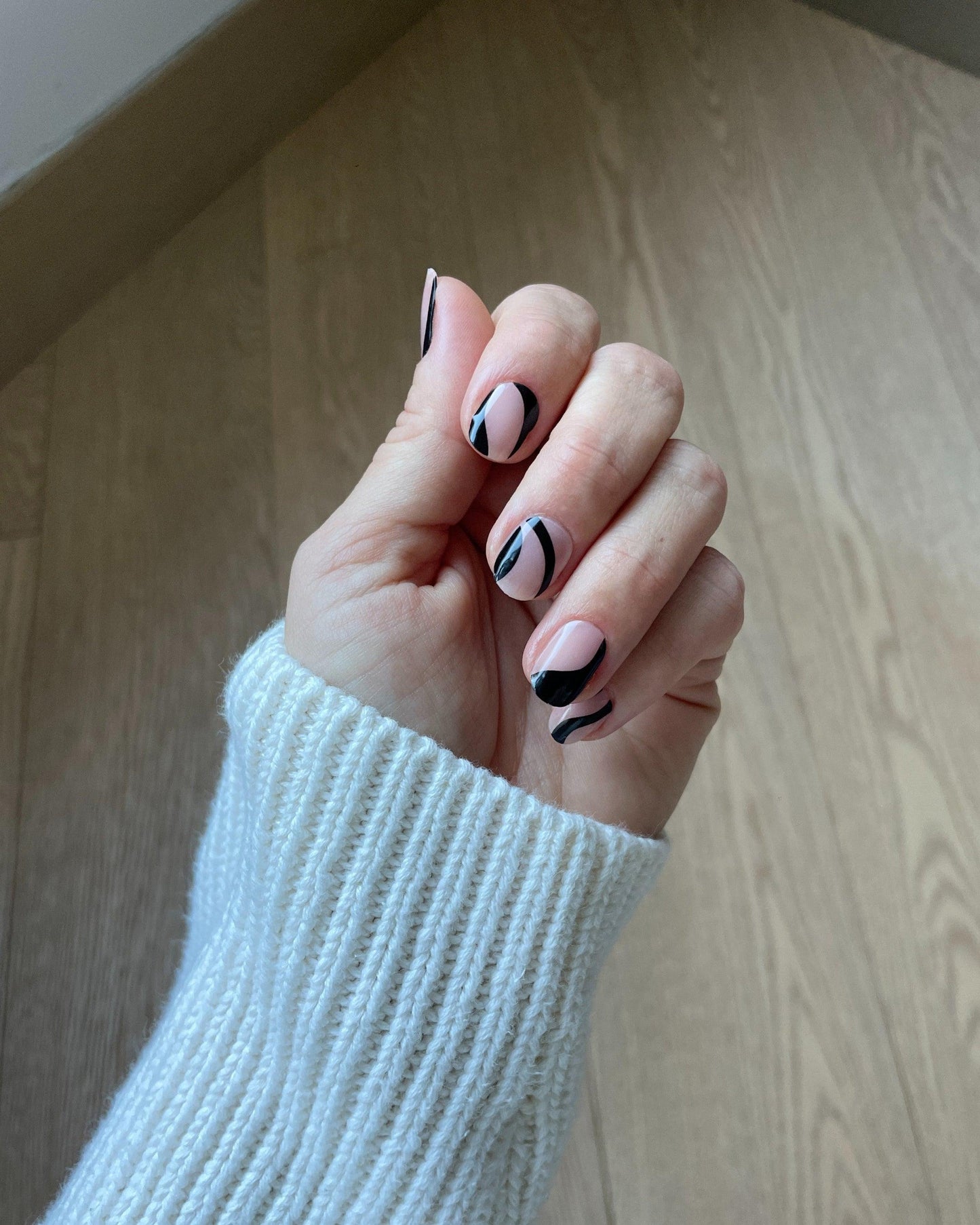 BLACK SWIRLS GEL NAIL STRIPS - Lehmani
