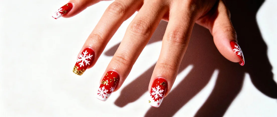 Christmas French tip nails: a glamorous holiday twist on a timeless classic